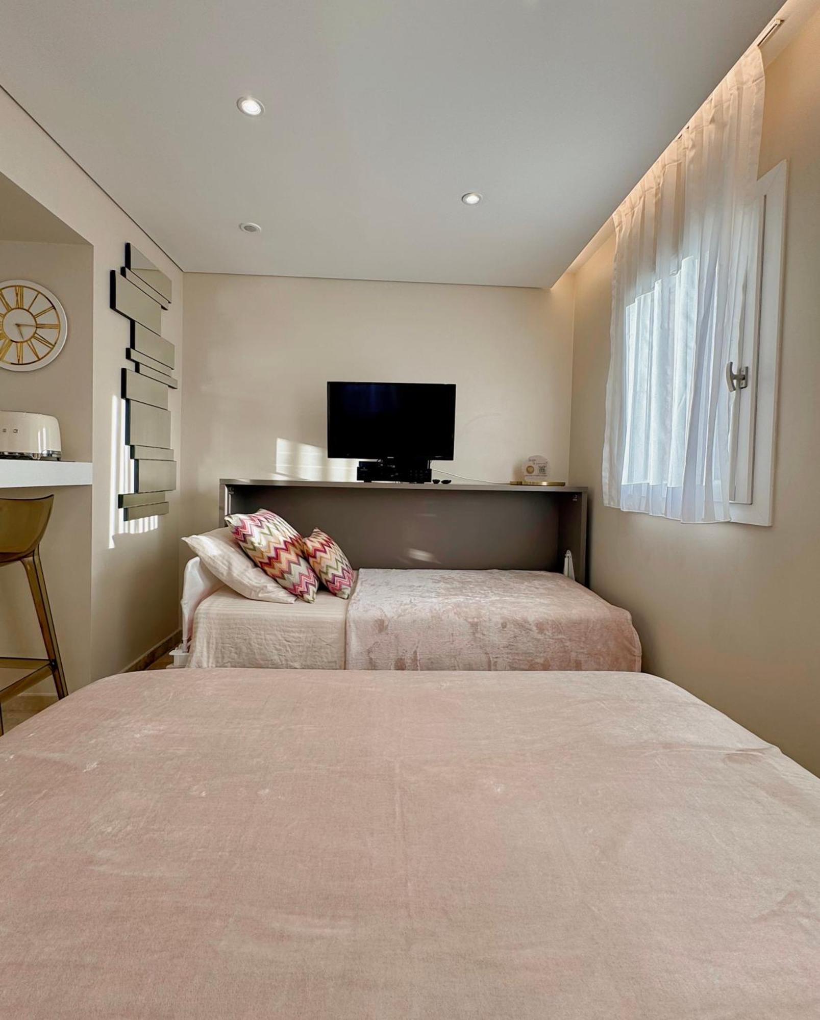 Studio Climatise, Terrasse, Parking Prive, 50M De La Plage 쎙뜨호뻬 외부 사진