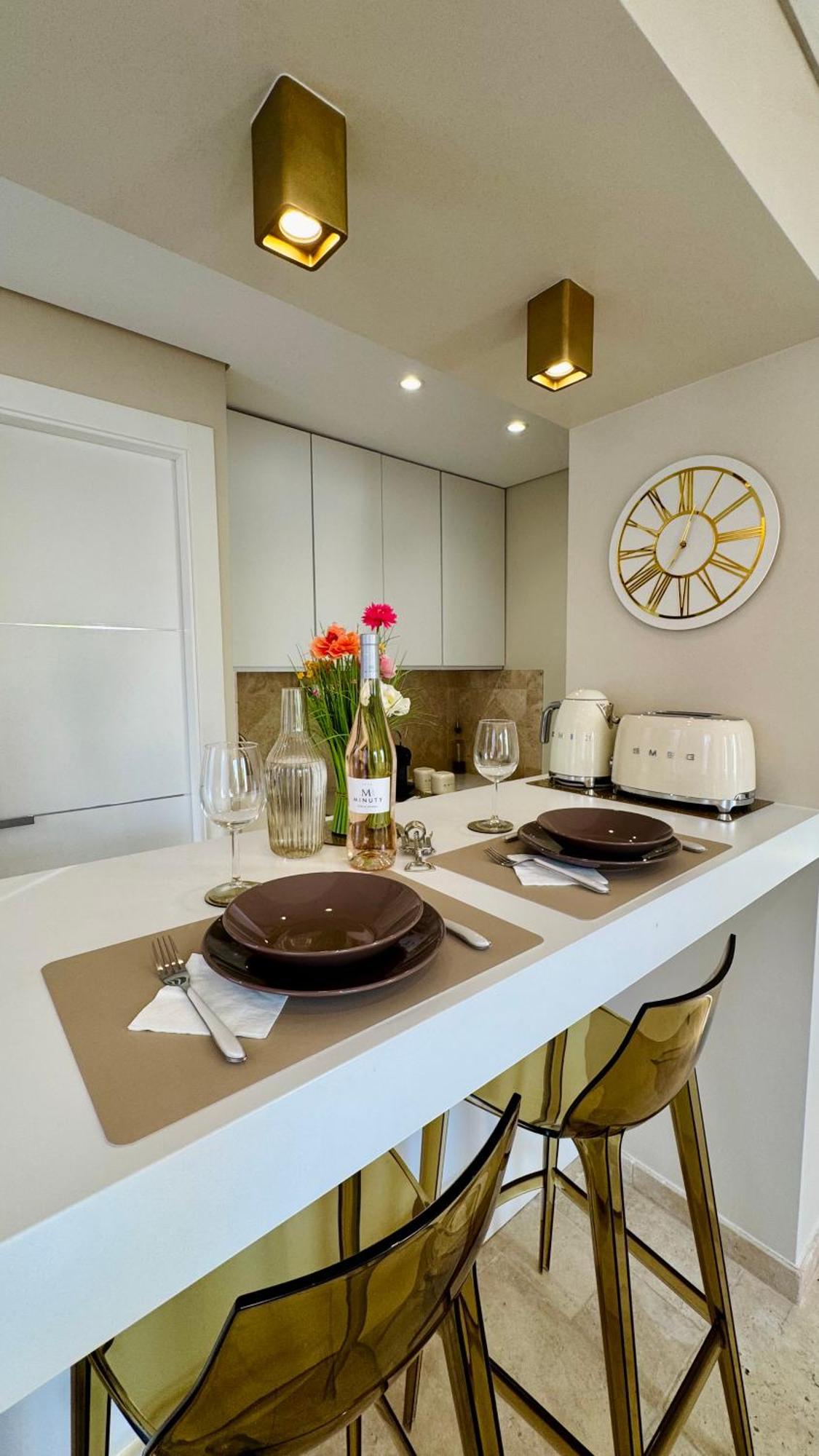 Studio Climatise, Terrasse, Parking Prive, 50M De La Plage 쎙뜨호뻬 외부 사진